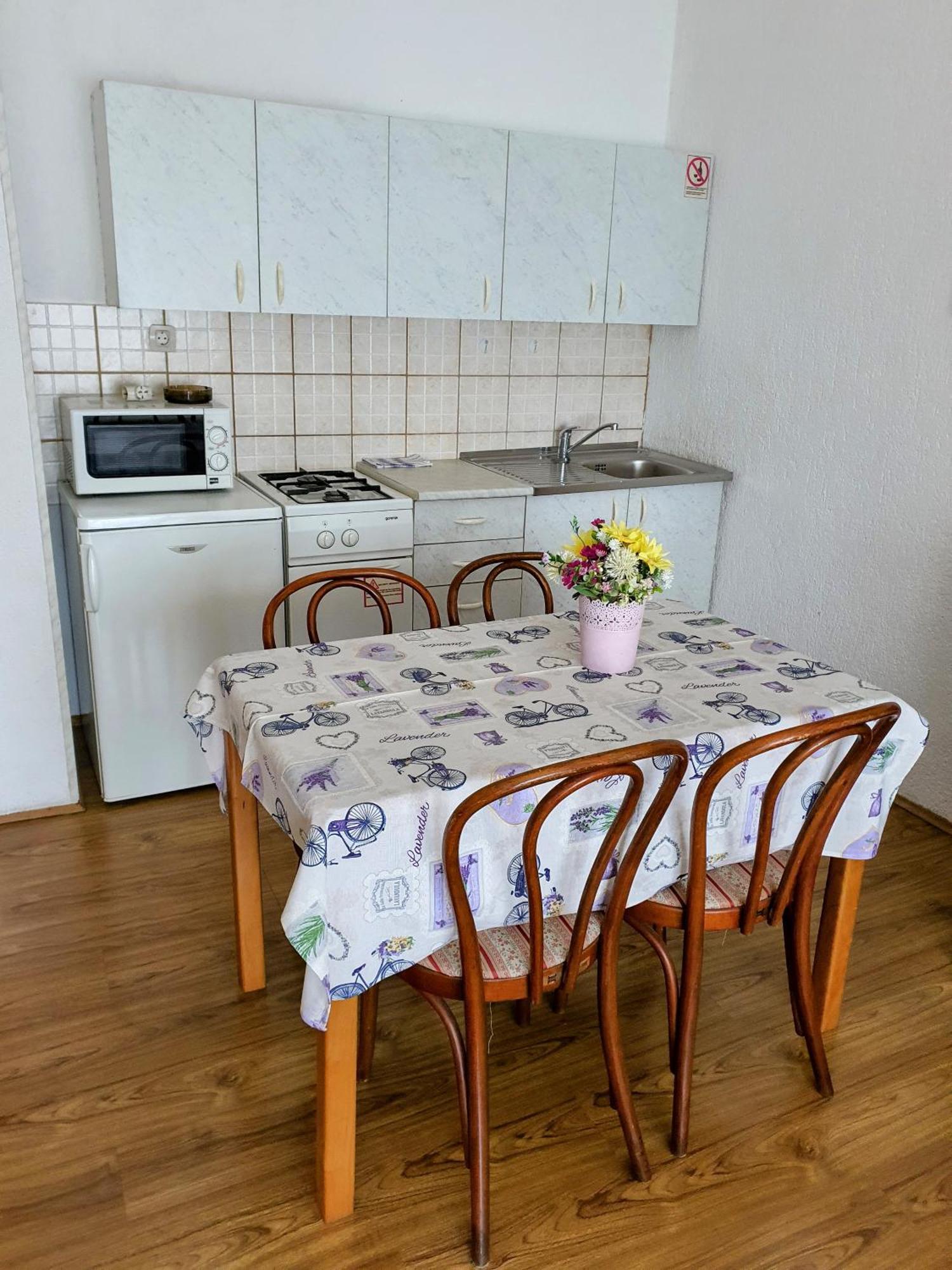 Apartments Buffet 2B Sveti Juraj Zimmer foto
